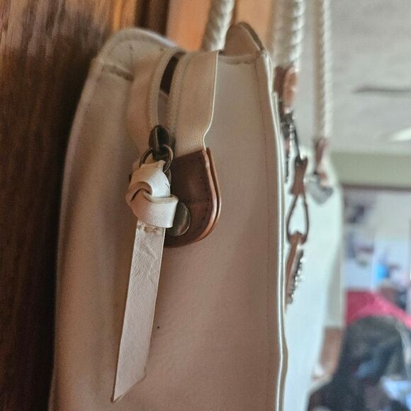 Bueno White Cognac Faux Leather Shoulder Purse Bag Key Cell Pockets Country Chic - Picture 12 of 15